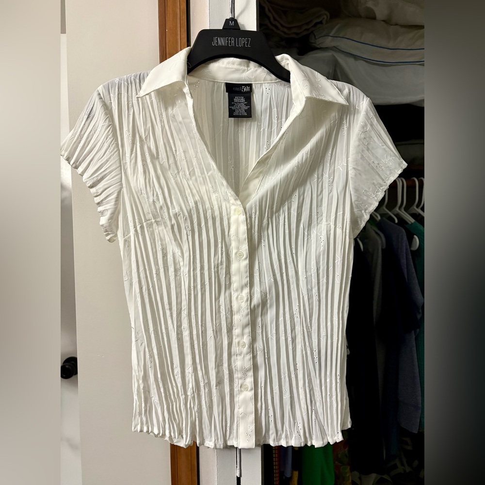 East 5th Short Sleeve Button Down White Shirt petite medium